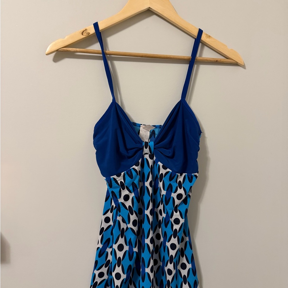 Y2K blue black and white tank